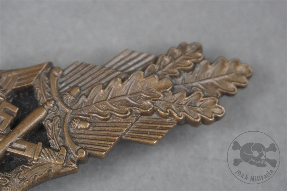Original German WWII Bronze Close Combat Badge
