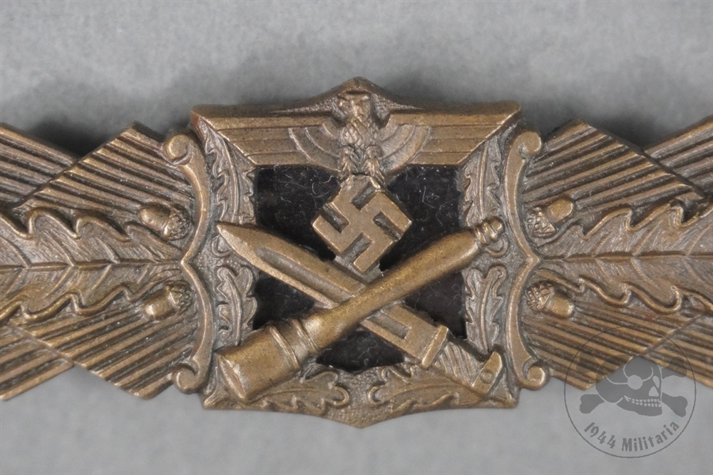 Original German WWII Bronze Close Combat Badge