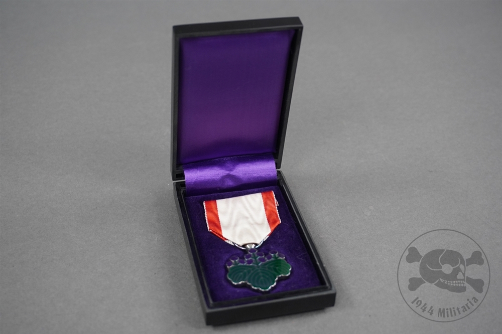 Original Imperial Japanese Order of the Rising Sun 7th Class Medal