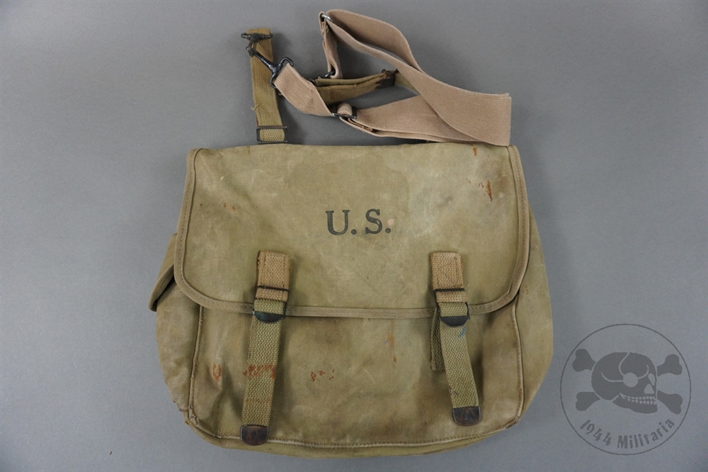 Original US WWII M1936 Musette Bag 1942 with Reproduction GP Strap