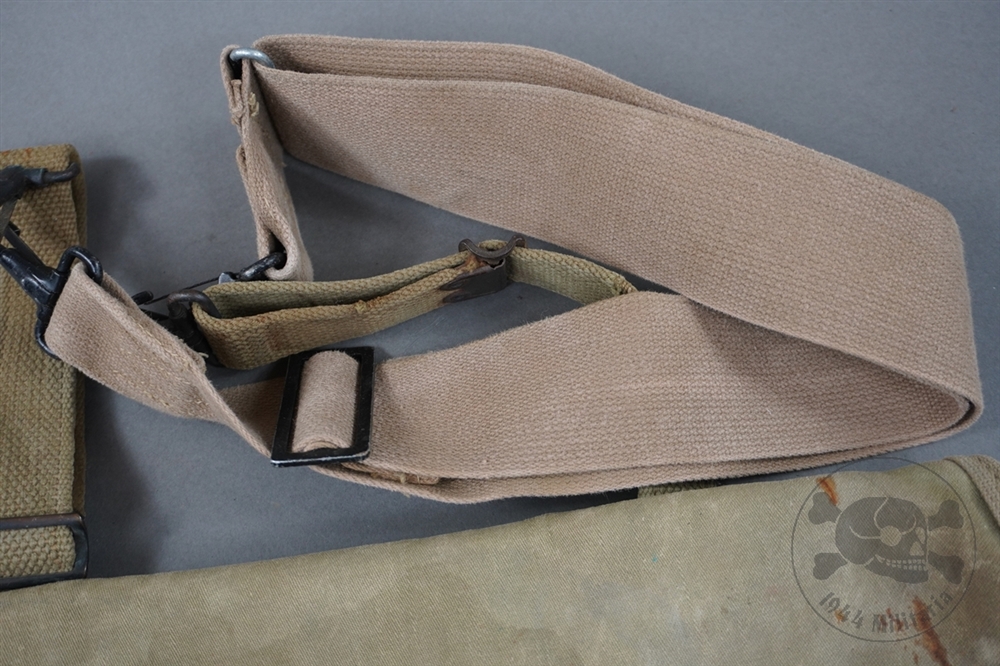 Original US WWII M1936 Musette Bag 1942 with Reproduction GP Strap